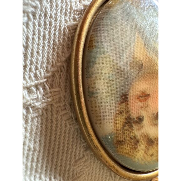Vintage Angel Cherub Cameo Pendant Necklace With Gold-Tone Chain - Picture 8 of 14